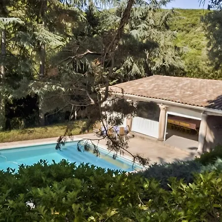 Stunning In With Kitchen Holiday home *
